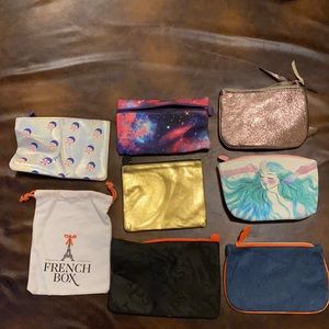 🍂8 makeup clutches!